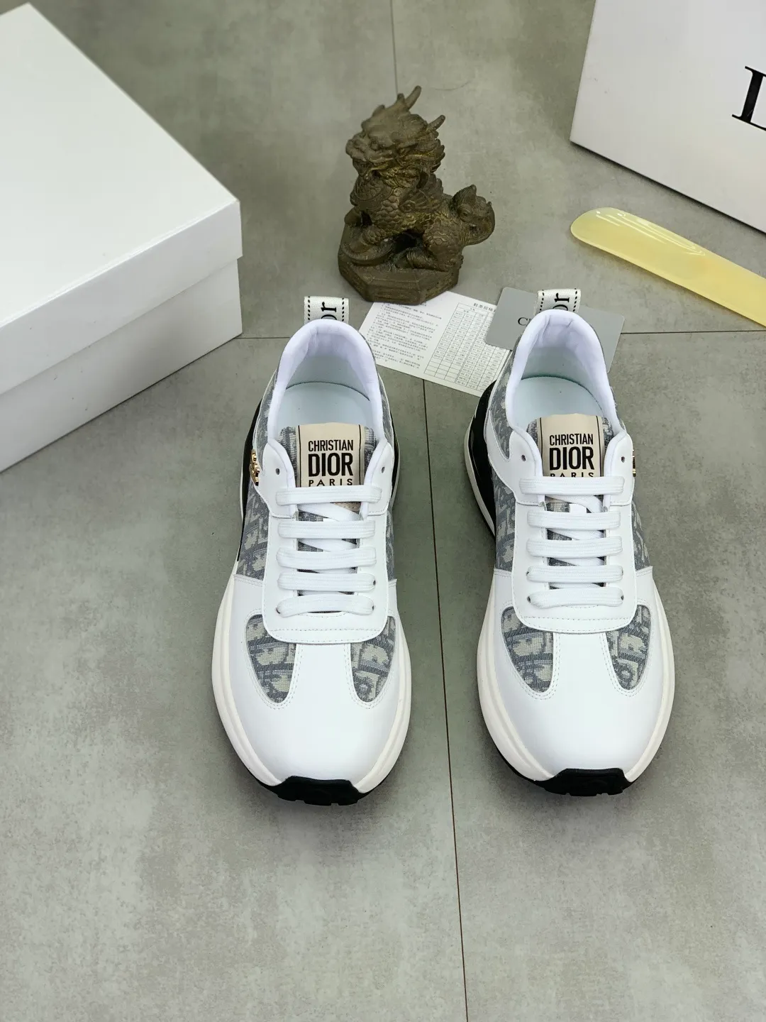 Men's Men's Shoes💰P440💰[New Style]🆘[Dior] Dior original lace-up low-top men's shoes Classic casual shoes 🔥This model is the official classic model with high quality and made by famous original designers. It is made of high-quality cowhide with original materials➕Comfortable and breathable mesh lining➕Pigskin insole. The perfect last shape and generous and fashionable design have attracted many consumers. Suitable for drivers to drive🚗What you want is the highest quality in the market. Color: 2️⃣Code number: 38--44
